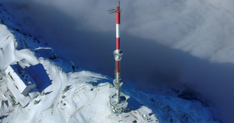 Telecommunications tower